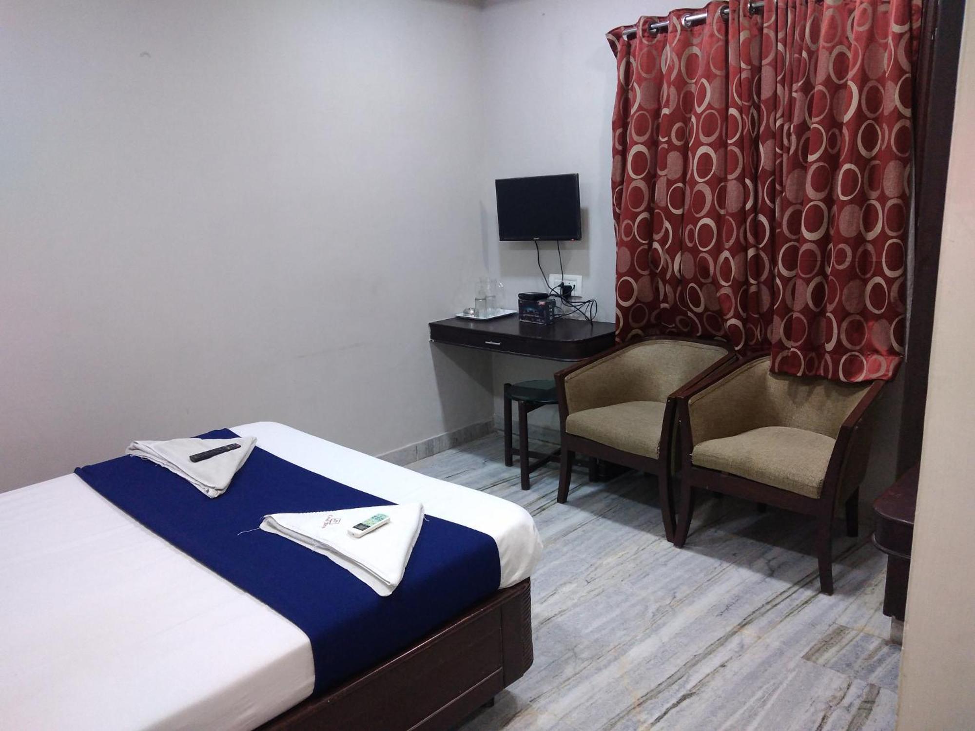 Grand Tower Chennai Otel Oda fotoğraf
