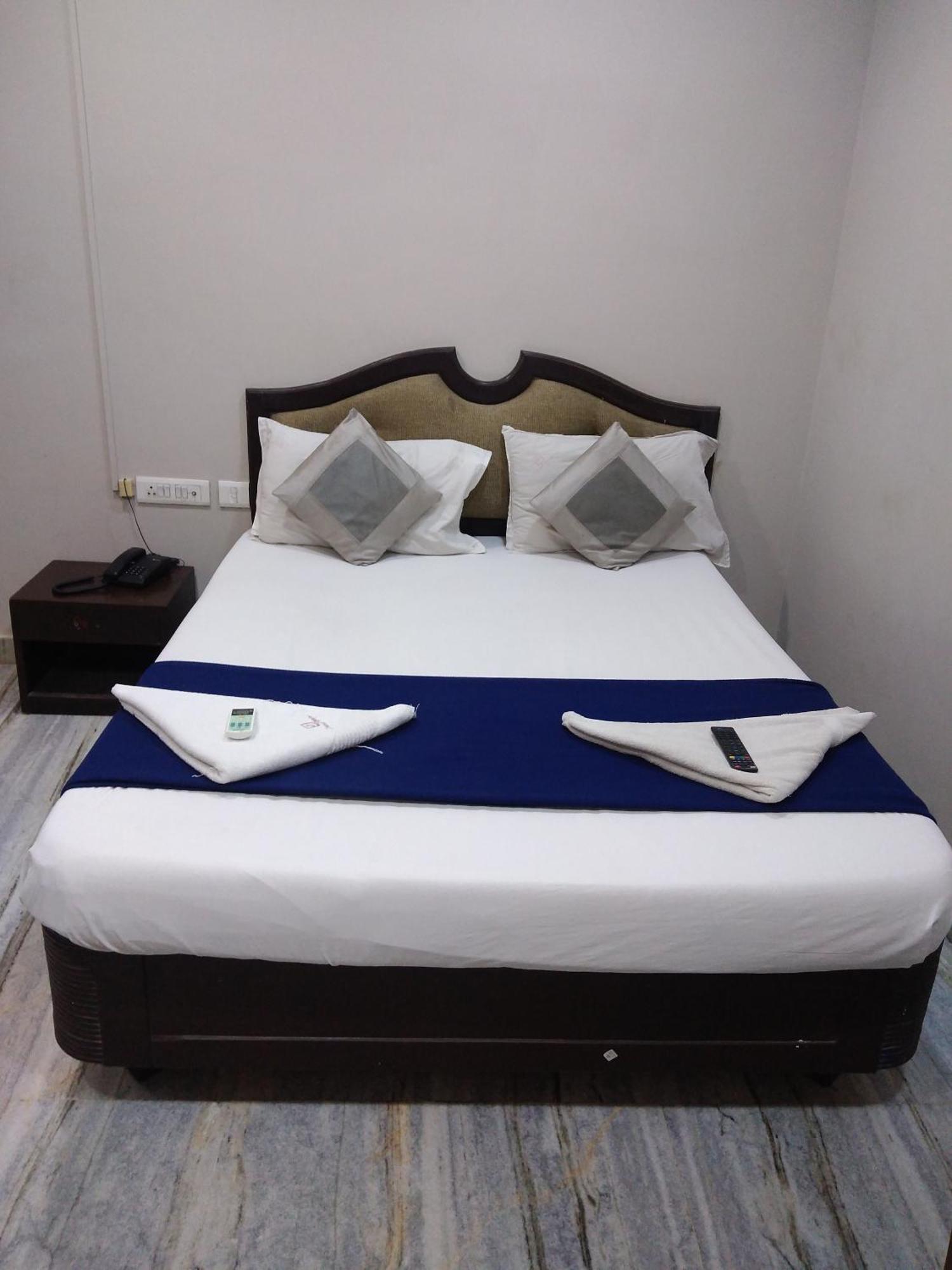 Grand Tower Chennai Otel Oda fotoğraf